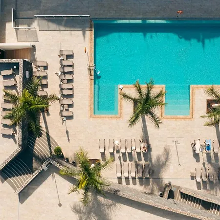 Ξενοδοχείο με διαμερίσματα Marinell Collection 4*