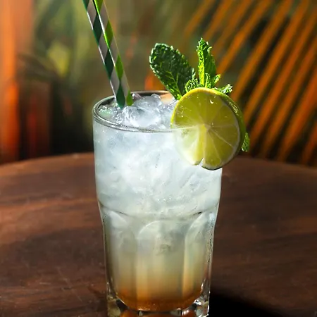 Ξενοδοχείο με διαμερίσματα Marinell Collection 4*